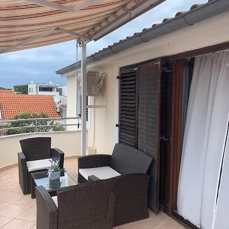 Mara Apartman Petrcane